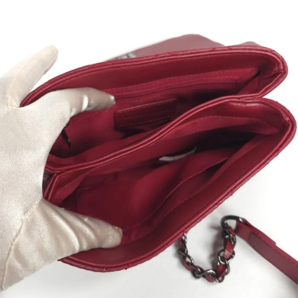 NWT BADGLEY MISCHKA DIAMOND RED VEGAN LEATHER‎ QUILTED MESSENGER BAG BMH-520